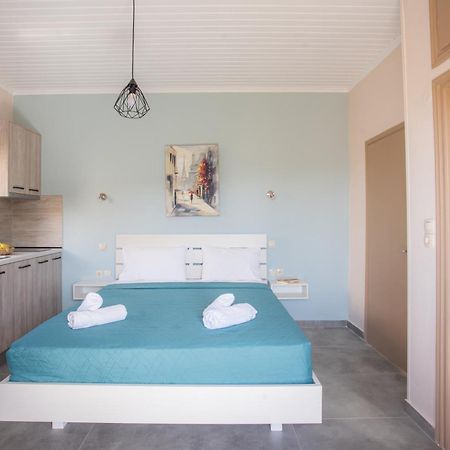 Eros Appartments Kalamitsi  Bagian luar foto