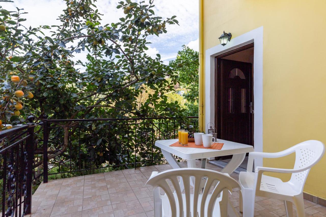 Eros Appartments Kalamitsi  Bagian luar foto