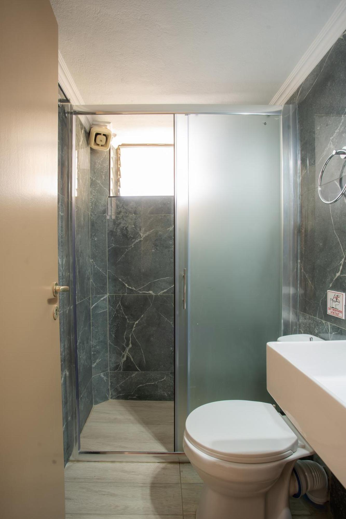 Eros Appartments Kalamitsi  Bagian luar foto