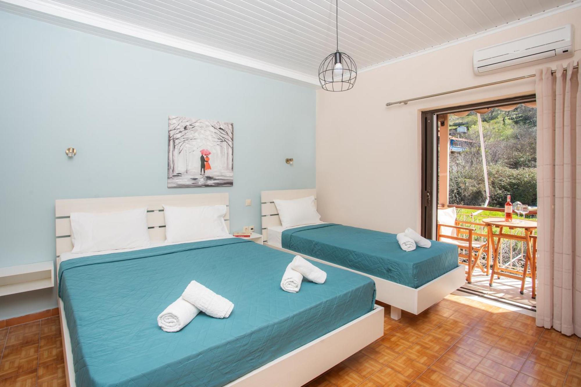 Eros Appartments Kalamitsi  Bagian luar foto