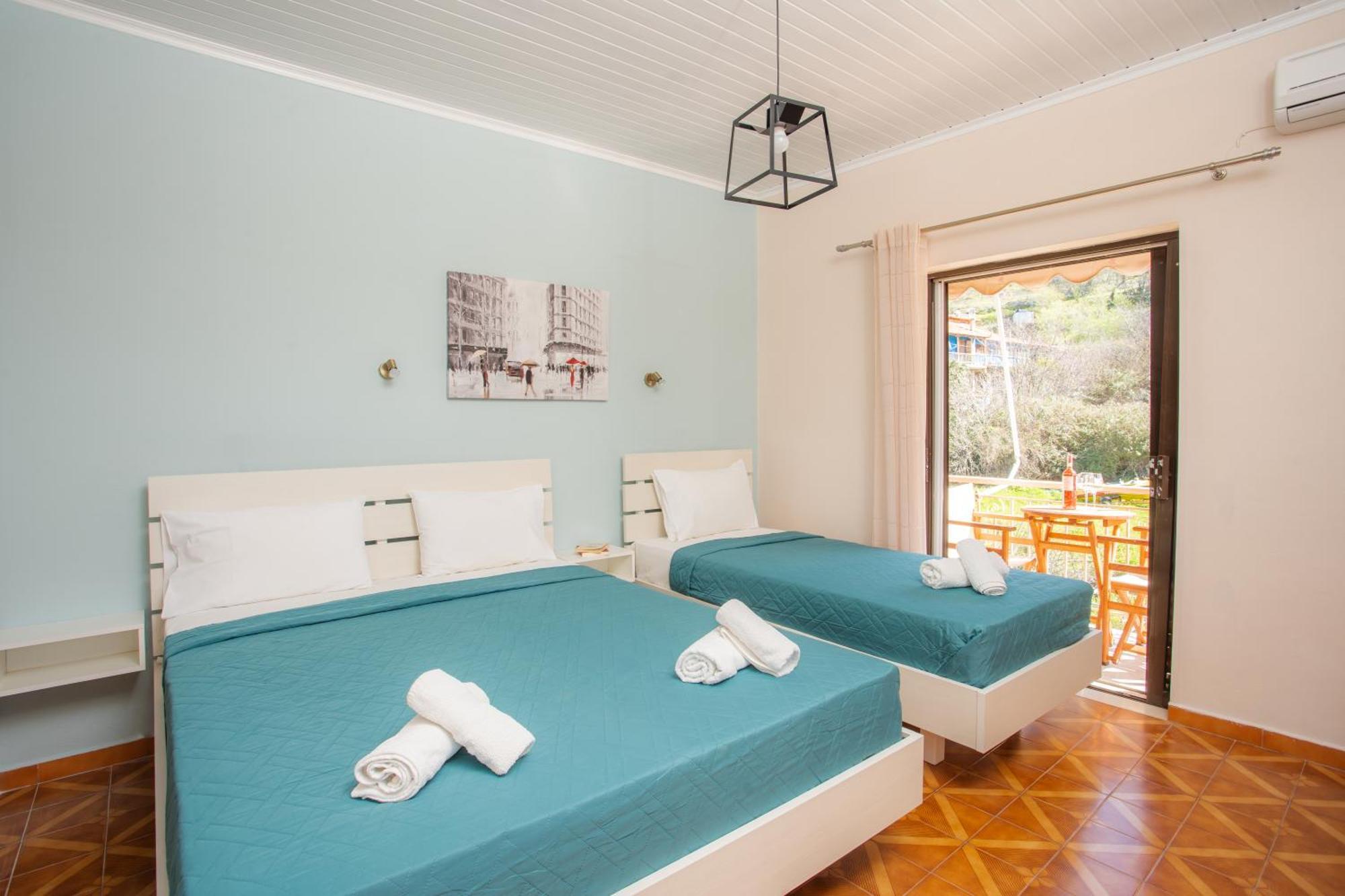 Eros Appartments Kalamitsi  Bagian luar foto