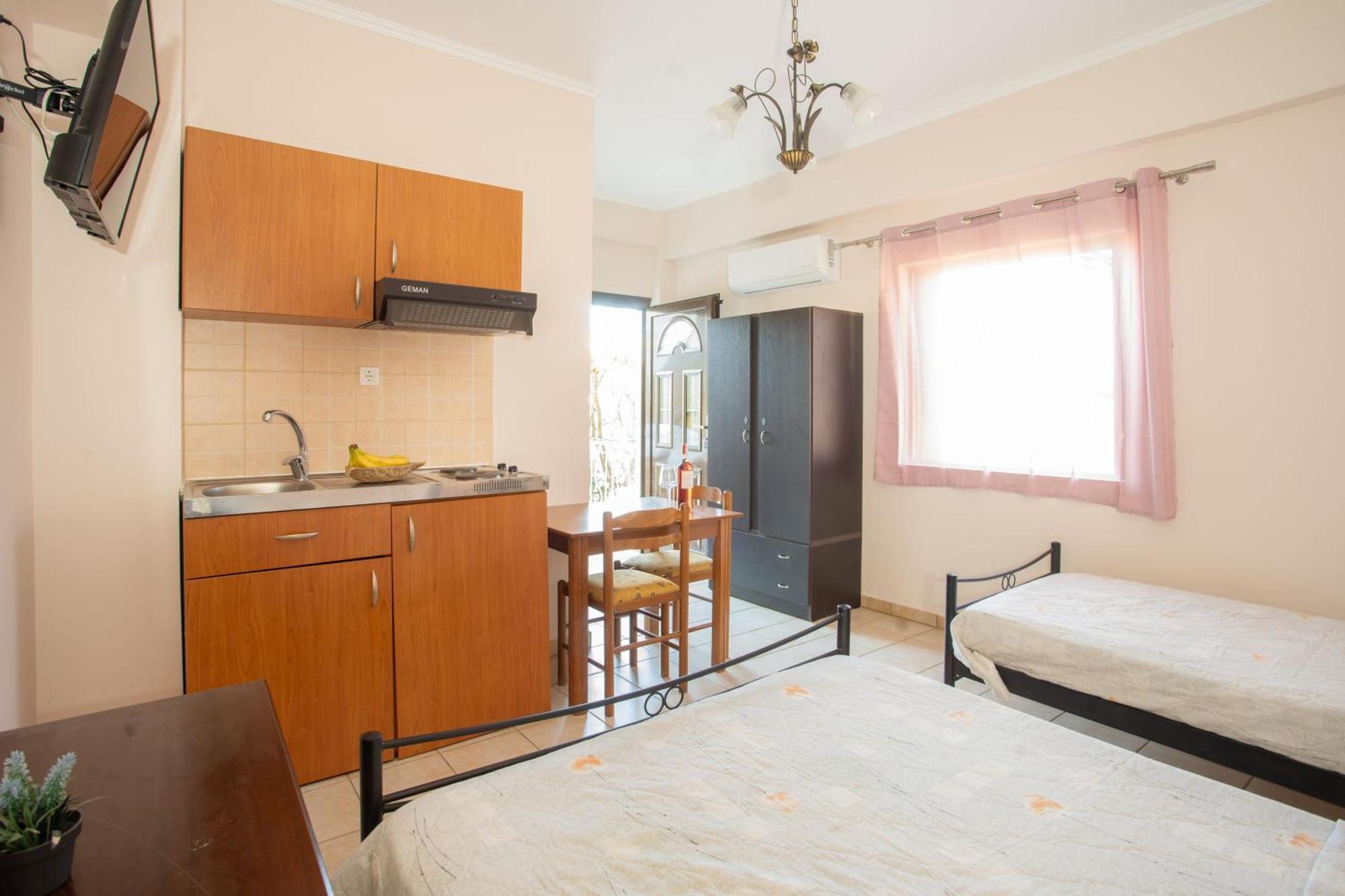 Eros Appartments Kalamitsi  Ruang foto