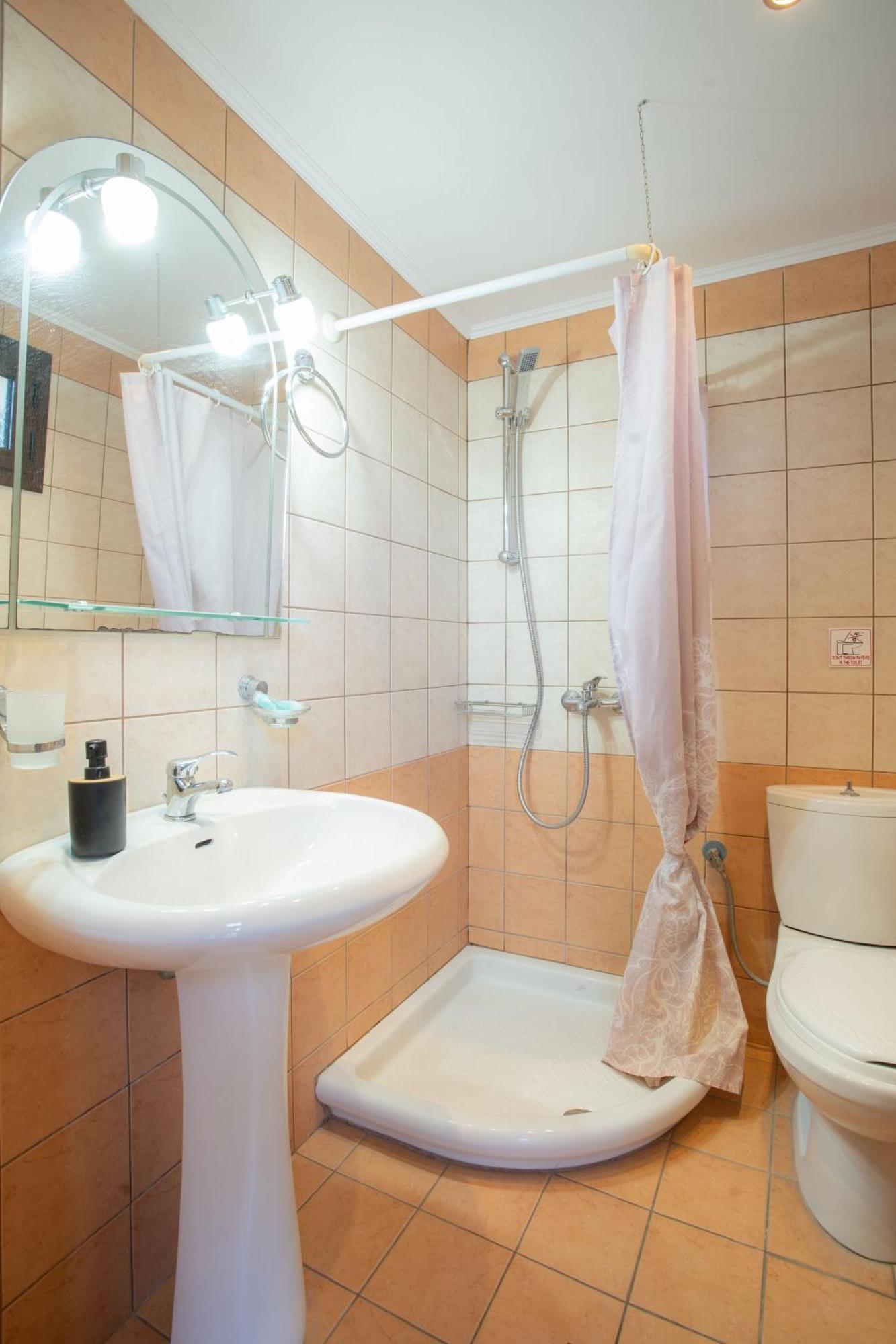 Eros Appartments Kalamitsi  Ruang foto